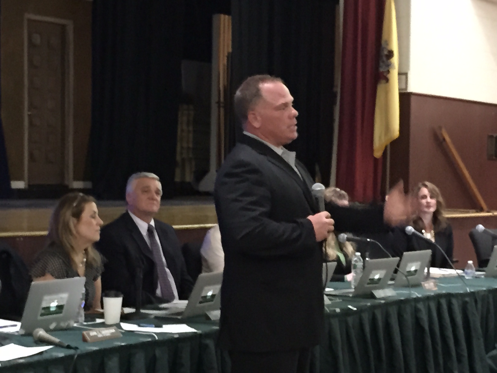 Len Zdanowicz speaks at a Board of Education meeting, April 30, 2015. (Photo: Daniel Nee)