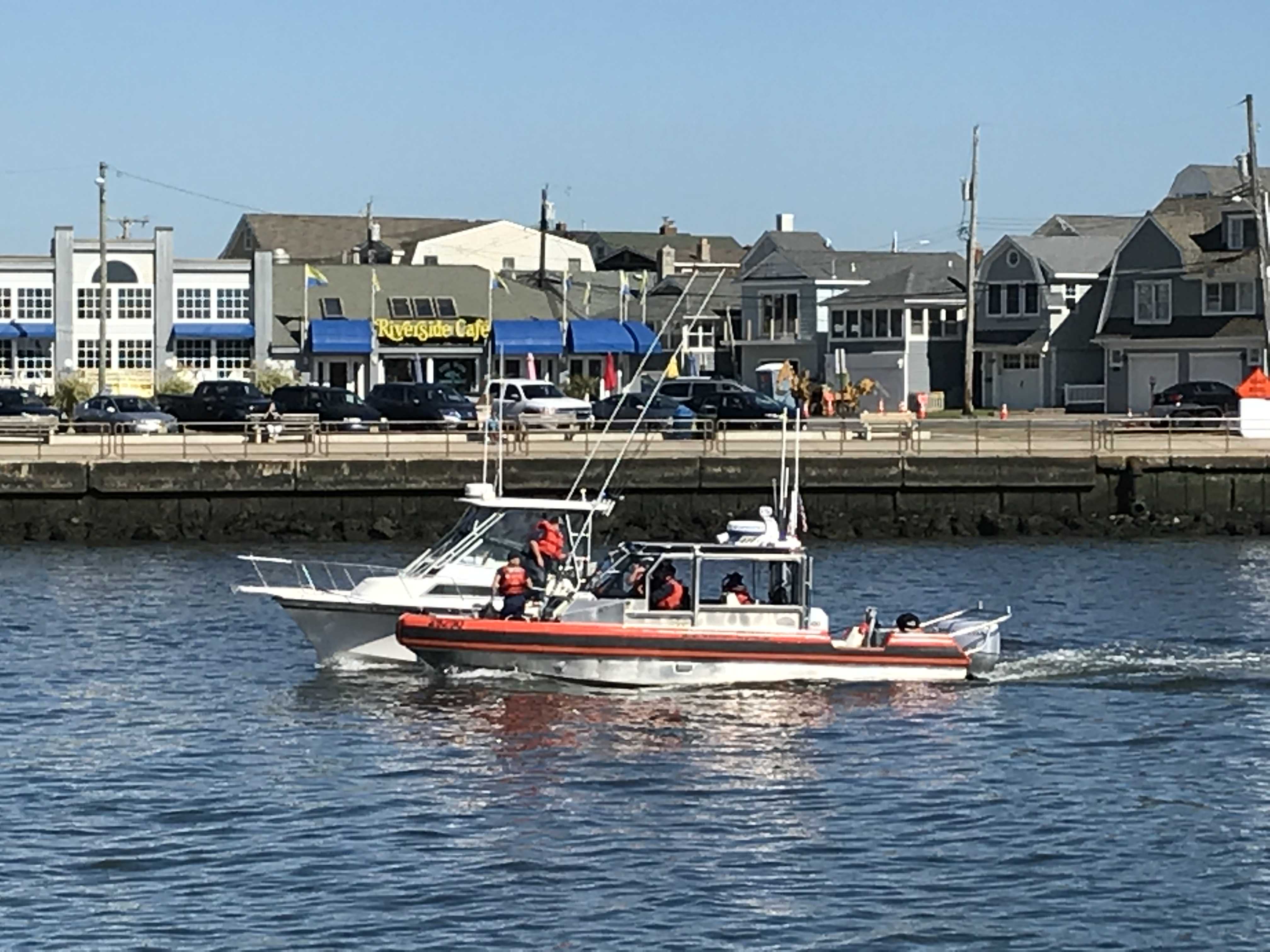 A U.S. Coast Guard crew in Manasquan Inlet, N.J. (Photo: Daniel Nee)