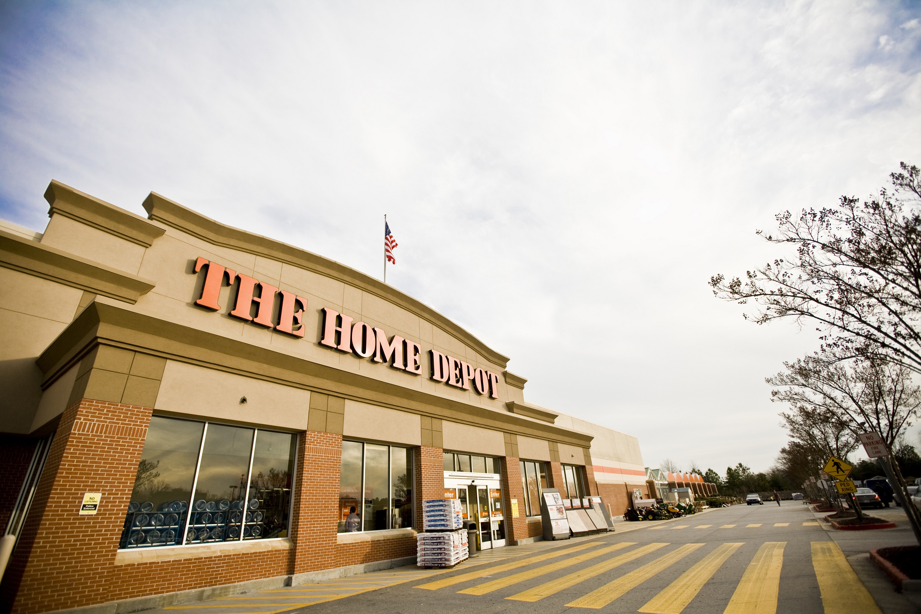 Home Depot storefront. (Credit: Home Depot Corp.)