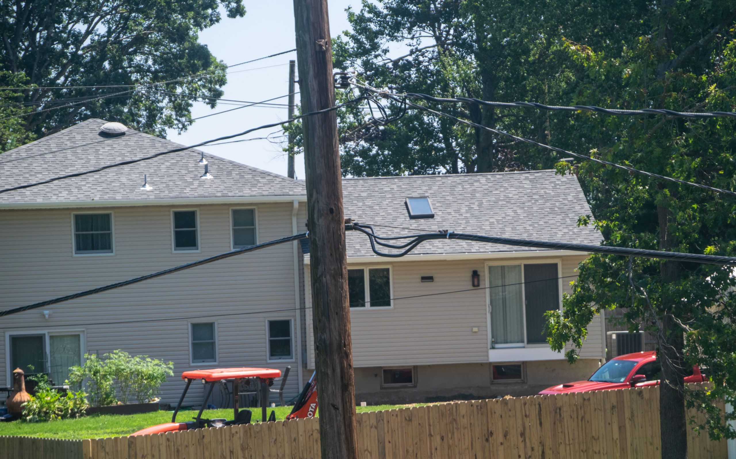 Power/electric line. (Photo: Daniel Nee)