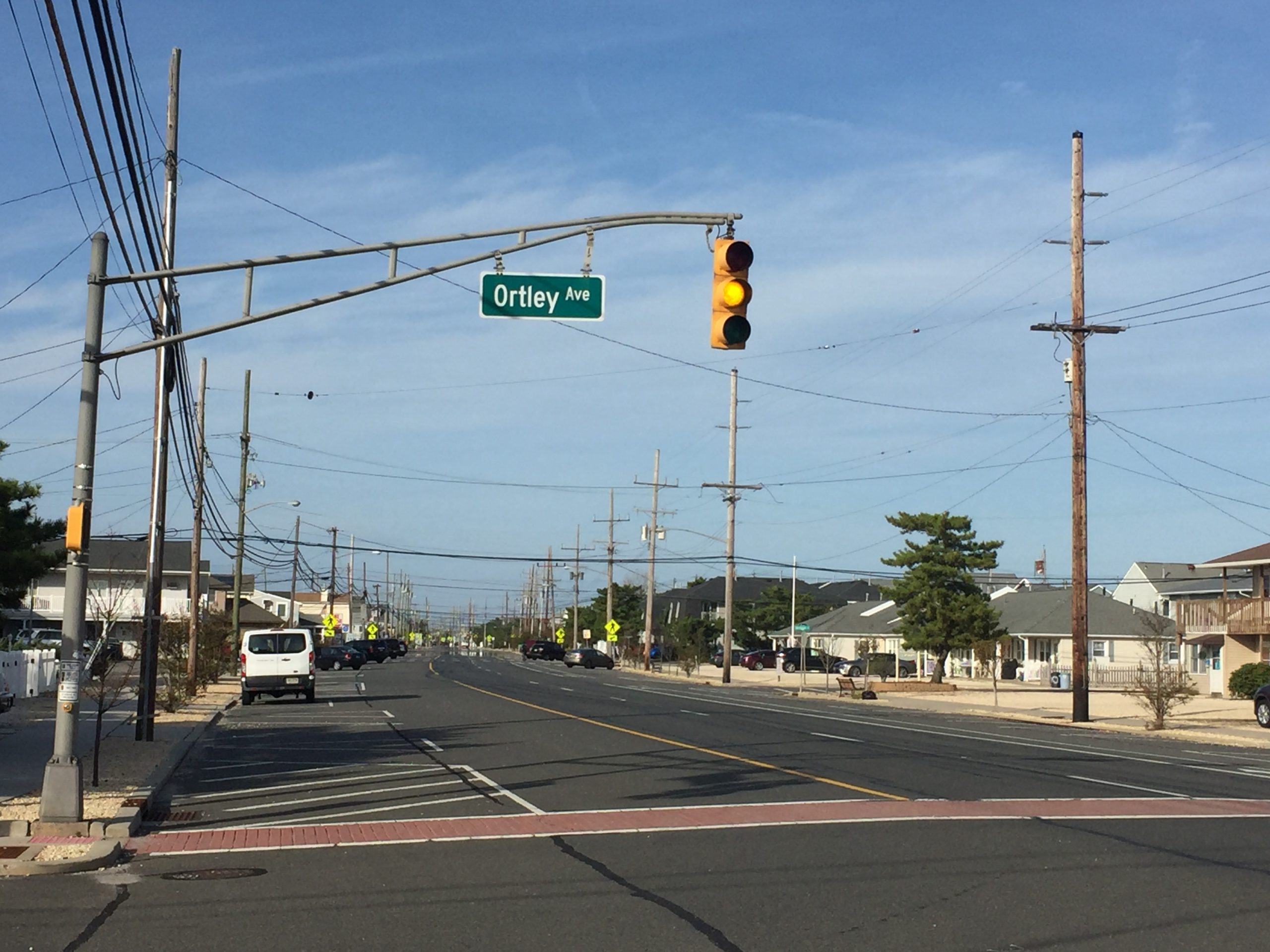 A traffic light on Route 35 North in Lavallette flashes, Oct. 19, 2020. (Photo: Daniel Nee)
