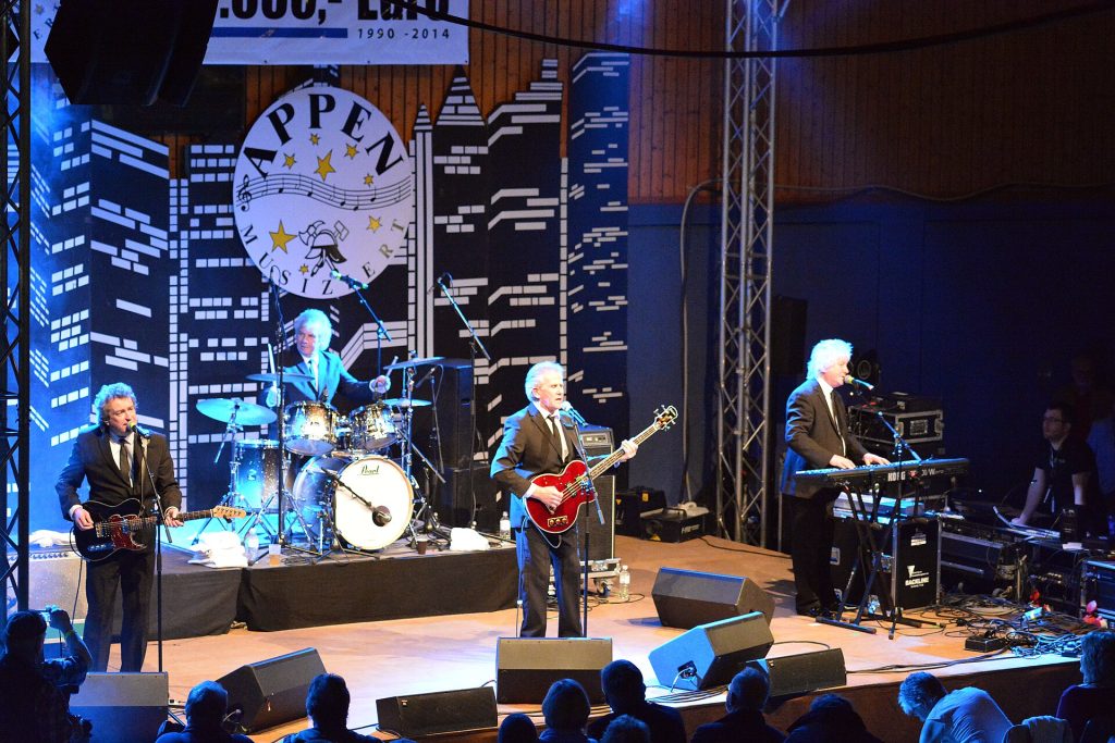 Herman's Hermits performs a concert. (Credit: Wikimedia Creative Commons/ Frank Schwichtenberg)