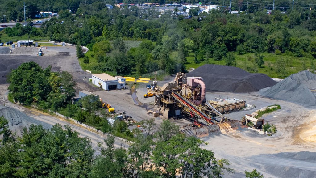 The Stavola asphalt plant, Brick, N.J., Fall 2025. (Photo: Shorebeat)