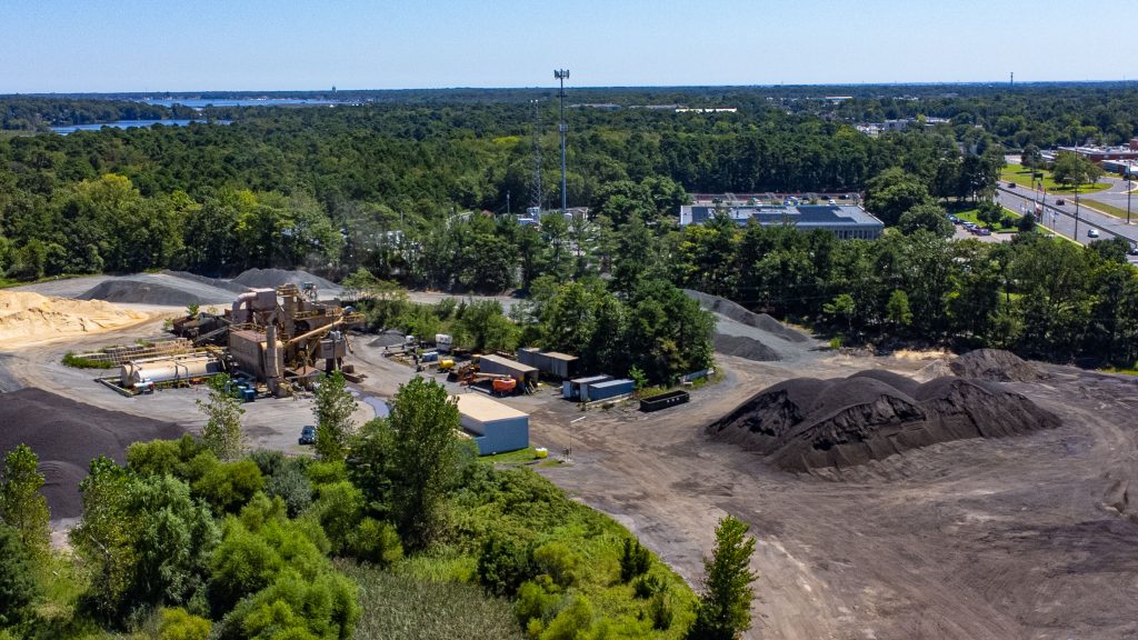 The Stavola asphalt plant, Brick, N.J., Fall 2025. (Photo: Shorebeat)