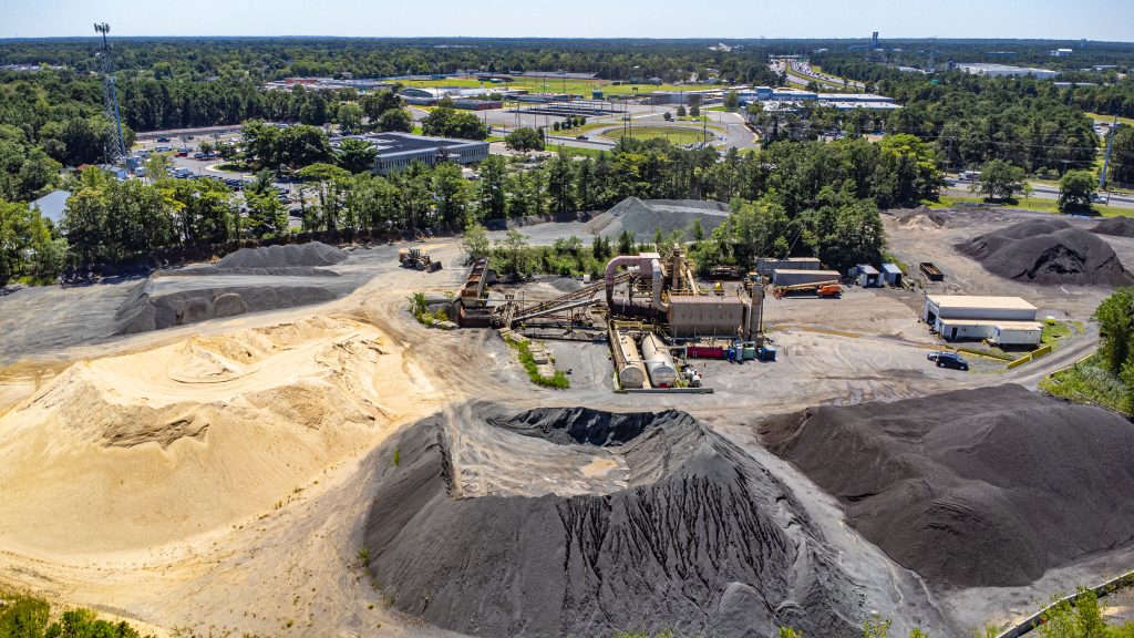 The Stavola asphalt plant, Brick, N.J., Fall 2025. (Photo: Shorebeat)