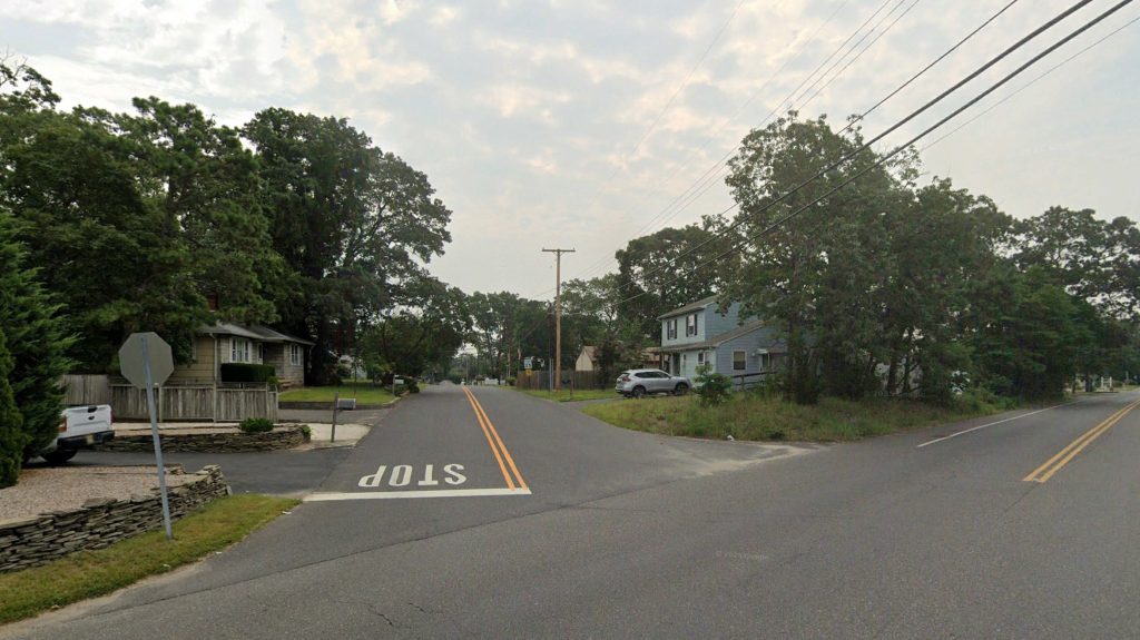 Lynnwood Avenue at the intersection with Laurel Avenue. (Credit: Google Earth)