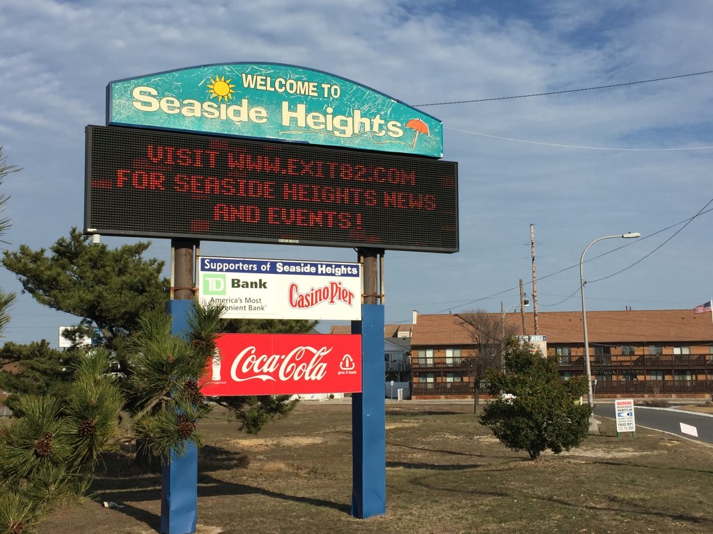 The entrance to Seaside Heights off the Route 37 bridge. (Photo: Daniel Nee)