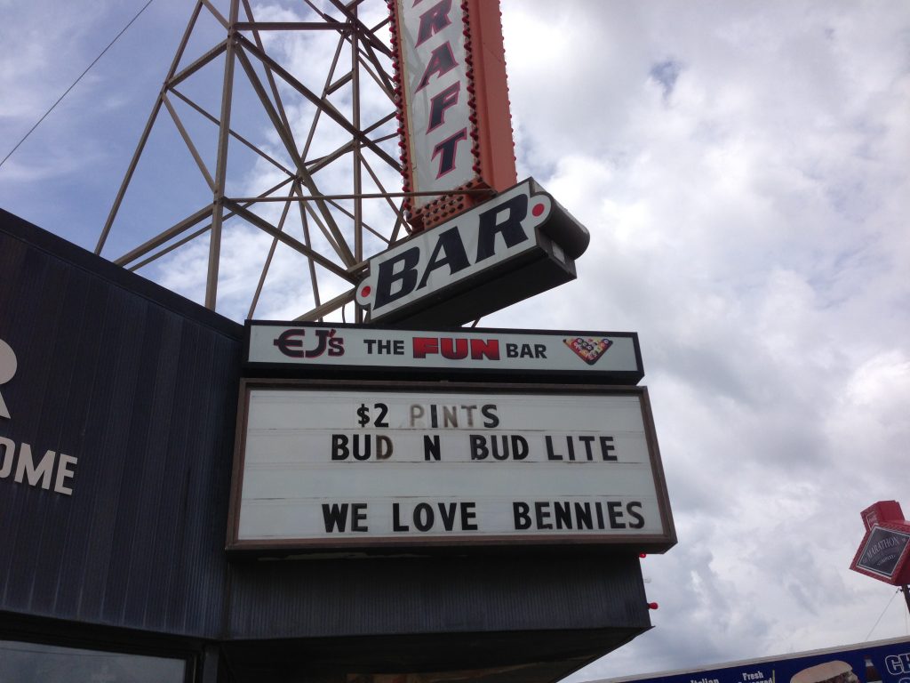 EJ's in Seaside Heights, a few feet from the sand. (Photo: Daniel Nee)
