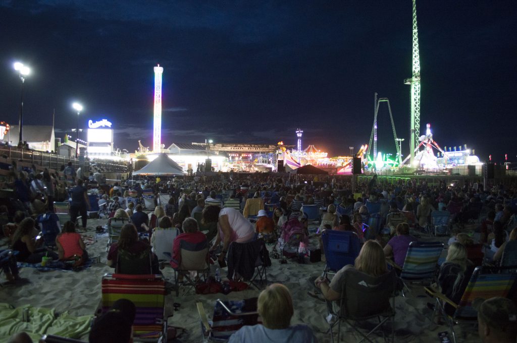 Trace Adkins Performs in Seaside Heights, N.J., July 13, 2016. (Photo: Daniel Nee/Shorebeat)