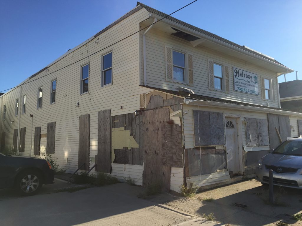 An abandoned rental property on Sampson Avenue in Seaside Heights. (Photo: Rachael Bowen)