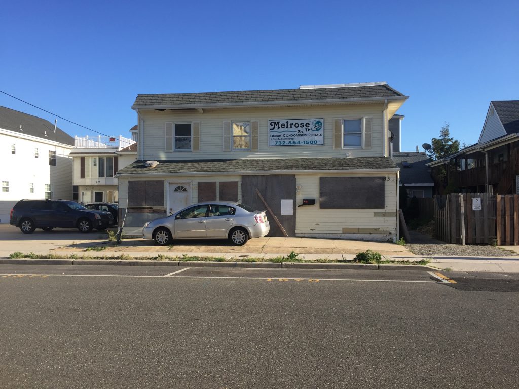 An abandoned rental property on Sampson Avenue in Seaside Heights. (Photo: Rachael Bowen)