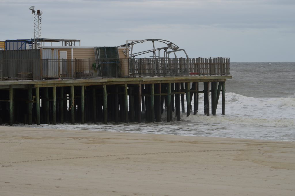 Heavy surf at Casino Pier, Sept. 6, 2016. (Photo: Daniel Nee)