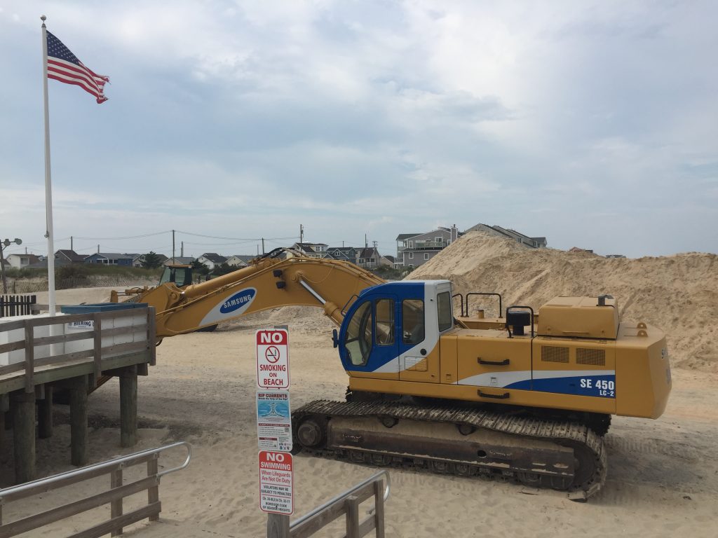A temporary protective berm being constructed in Seaside Heights, Sept. 2016. (Photo: Daniel Nee)