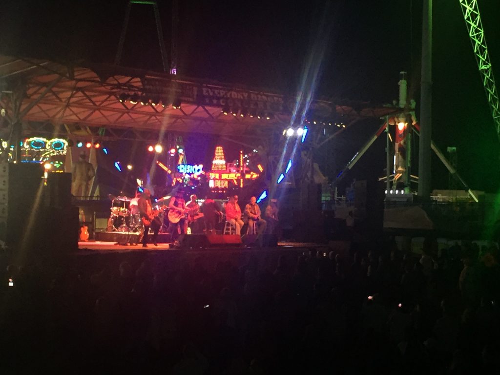 The 2016 Everyday Heroes concert in Seaside Heights, featuring Big & Rich. (Photo: Daniel Nee)
