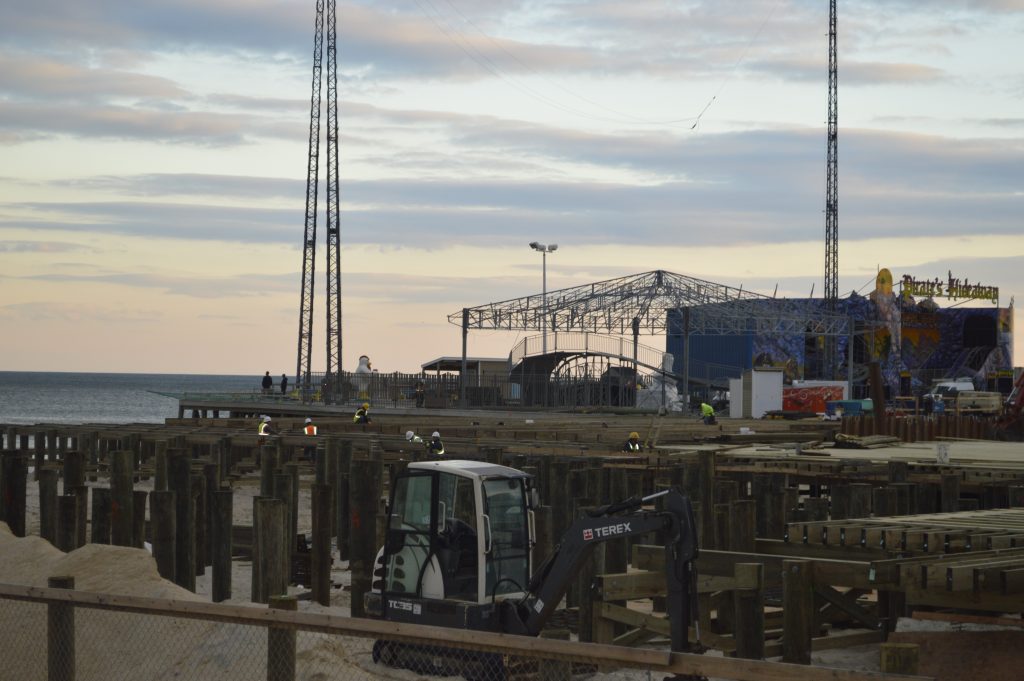 Construction on Casino Pier, Dec. 1, 2016. (Photo: Daniel Nee)