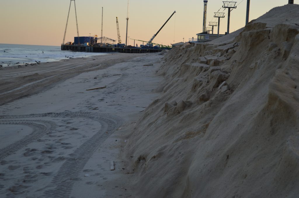 Makeshift dunes in Seaside Heights following the Jan. 23, 2017 nor'easter. Photo from Jan. 25, 2017. (Photo: Daniel Nee)