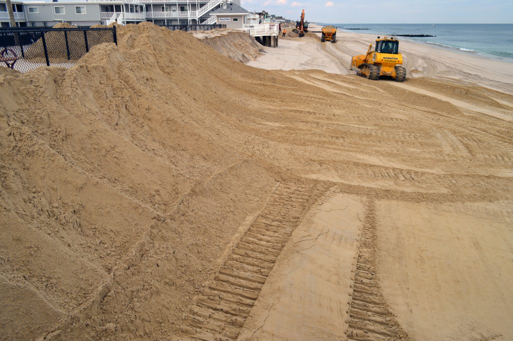 Work continues to rebuild protective berms in Ortley Beach following a nor'easter, Feb. 2, 2017. (Photo: Daniel Nee)