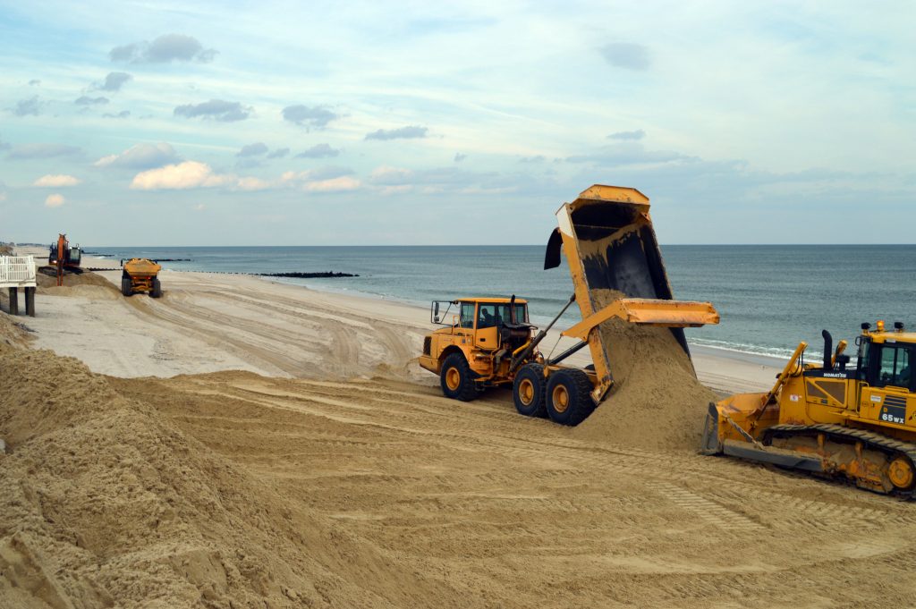 Work continues to rebuild protective berms in Ortley Beach following a nor'easter, Feb. 2, 2017. (Photo: Daniel Nee)