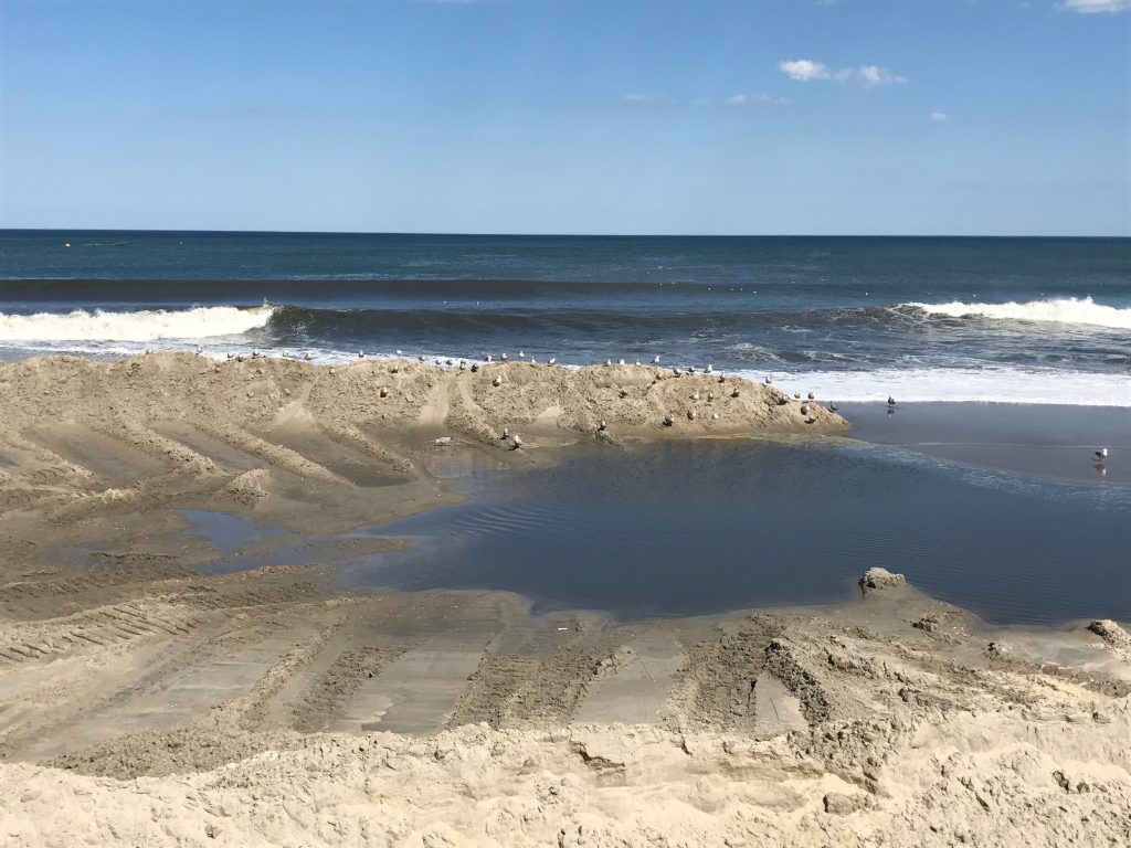 Progress on beach replenishment in Ortley Beach, three days after pumping began, June 1, 2017. (Photo: Daniel Nee)