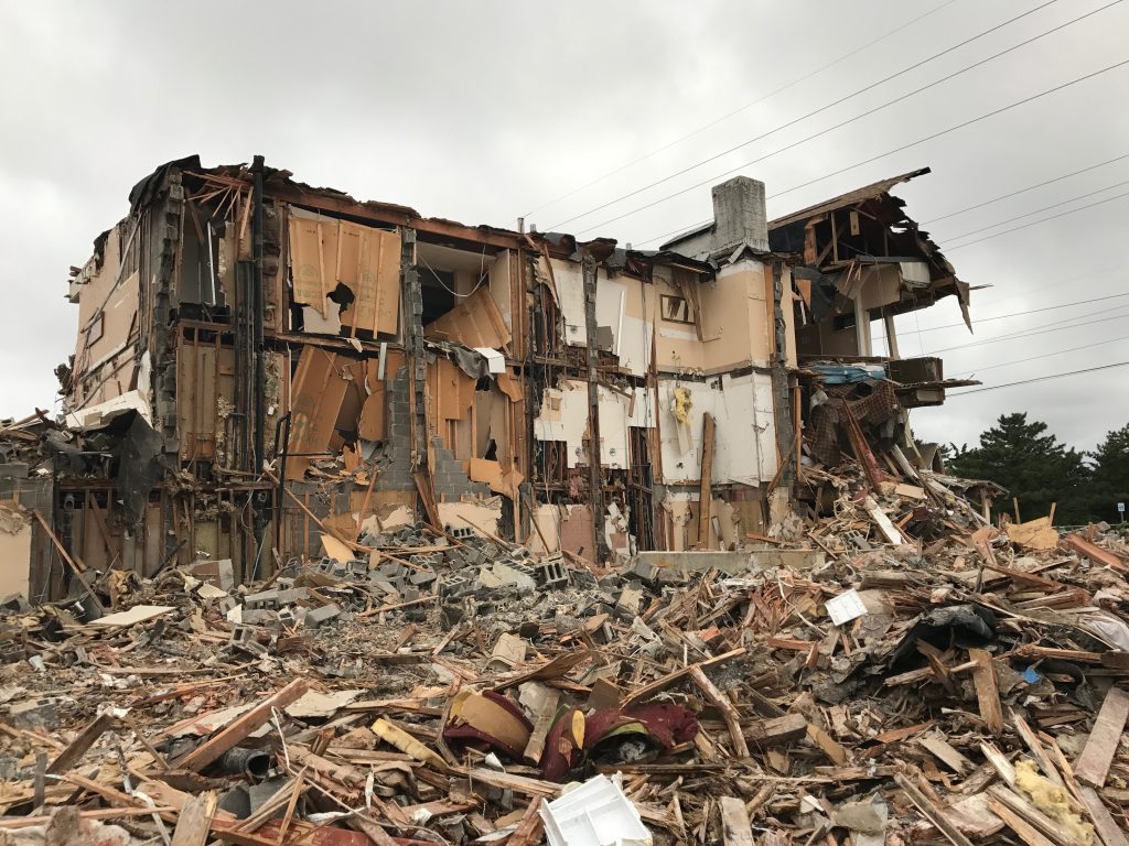 Demolition ongoing at the former Travel Inn site in Seaside Heights. (Photo: Daniel Nee)