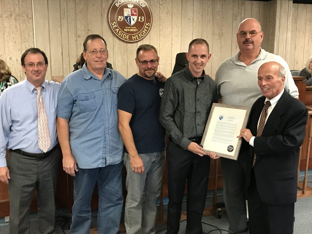 Patrick Duffy receives the Valor Award from the Seaside Heights Fire Department. (Photo: Daniel Nee)
