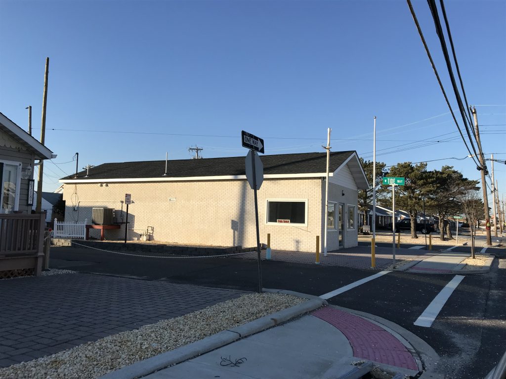 The former Ocean Beach post office. (Photo: Daniel Nee)