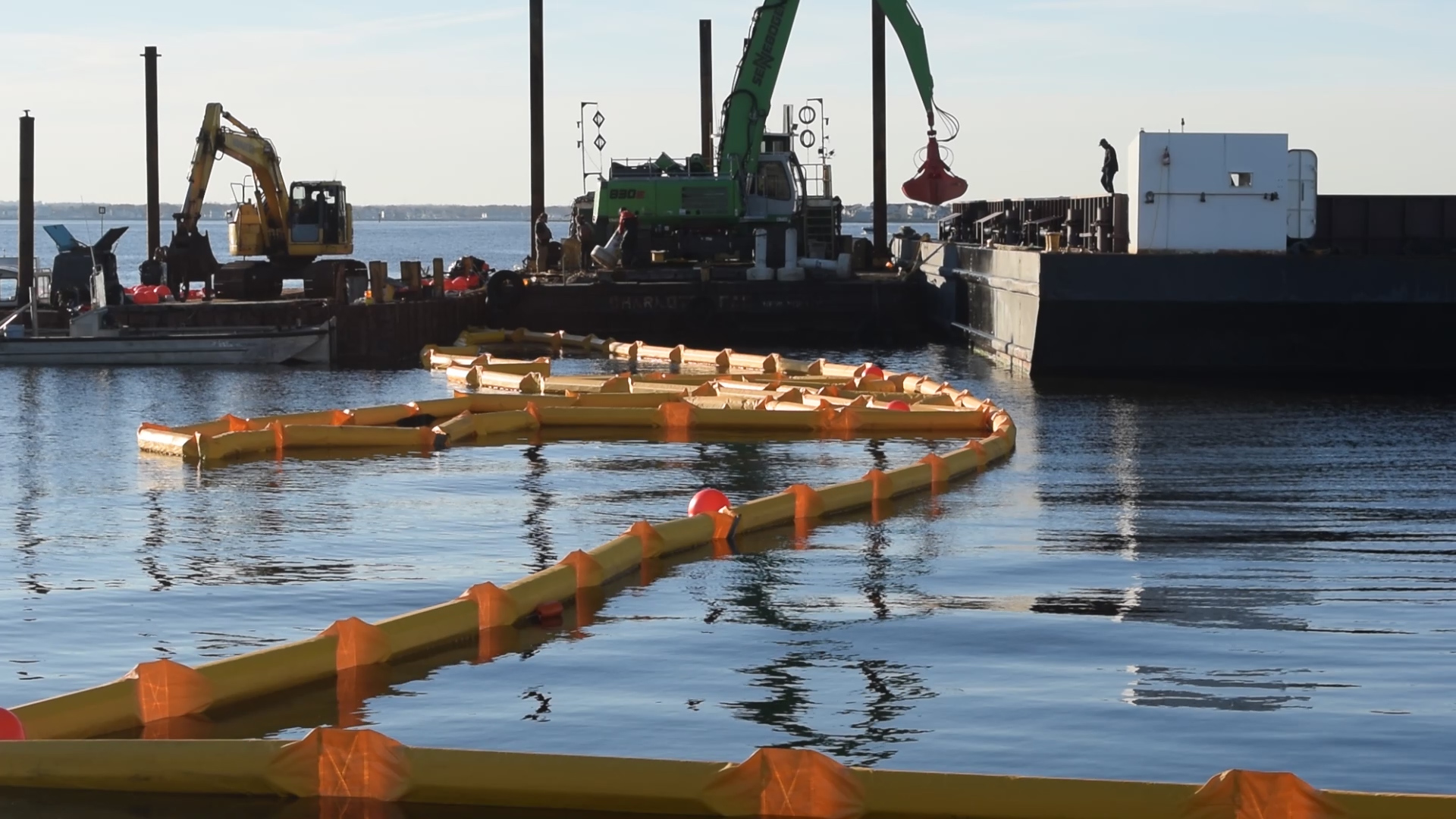 Crews drop off dredge spoils off Bayside Park in Normandy Beach, Brick Township, N.J., Nov. 4, 2018. (Photo: Daniel Nee)