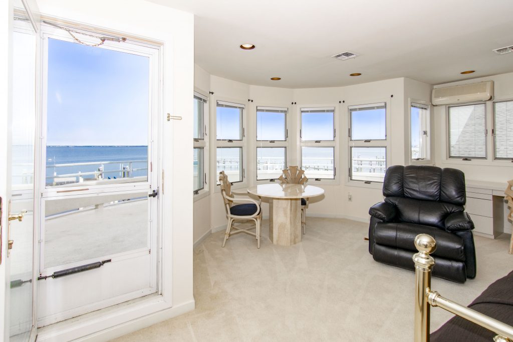 Actor Joe Pesci's Lavallette home, currently listed for sale. (Photo Credit: TopTenRealEstateDeals.com)