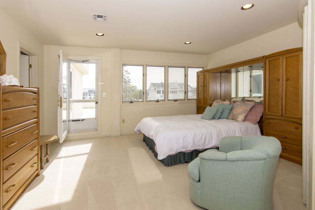 Actor Joe Pesci's Lavallette home, currently listed for sale. (Photo Credit: TopTenRealEstateDeals.com)