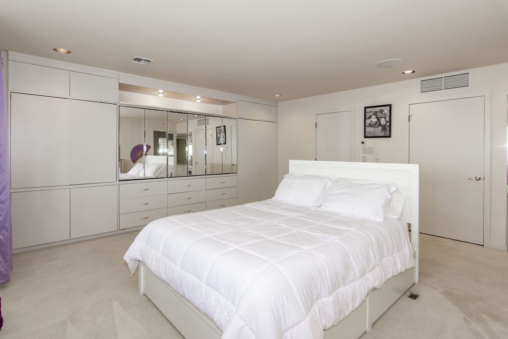 Actor Joe Pesci's Lavallette home, currently listed for sale. (Photo Credit: TopTenRealEstateDeals.com)