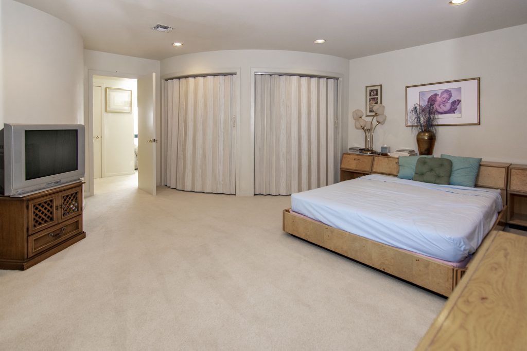 Actor Joe Pesci's Lavallette home, currently listed for sale. (Photo Credit: TopTenRealEstateDeals.com)