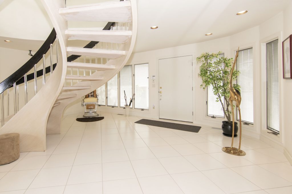 Actor Joe Pesci's Lavallette home, currently listed for sale. (Photo Credit: TopTenRealEstateDeals.com)
