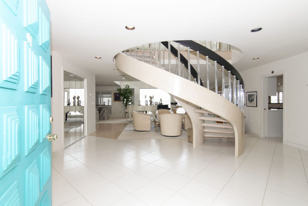 Actor Joe Pesci's Lavallette home, currently listed for sale. (Photo Credit: TopTenRealEstateDeals.com)