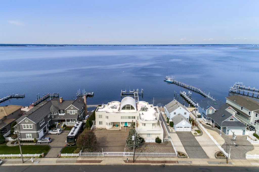 Actor Joe Pesci's Lavallette home, currently listed for sale. (Photo Credit: TopTenRealEstateDeals.com)