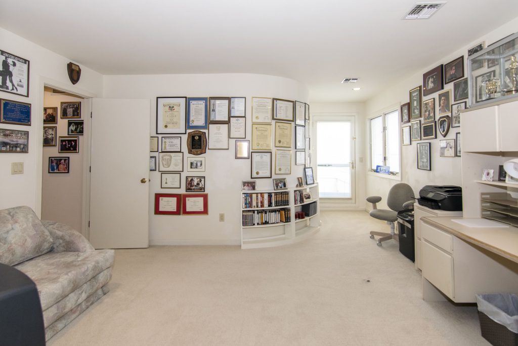 Actor Joe Pesci's Lavallette home, currently listed for sale. (Photo Credit: TopTenRealEstateDeals.com)