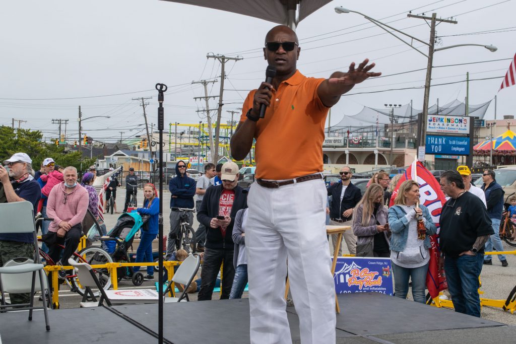 A 'Reopen NJ' rally is held in Point Pleasant Beach, May 25, 2020. (Photo: Daniel Nee)