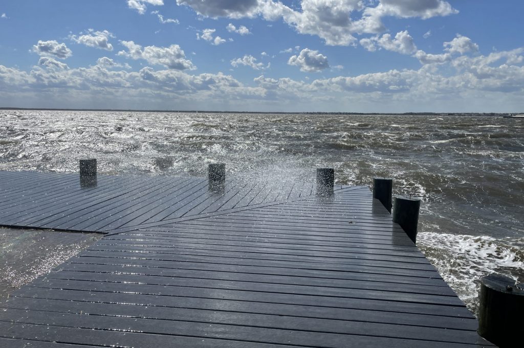 Waves whipped up by high winds, April 20, 2021. (Photo: Daniel Nee)