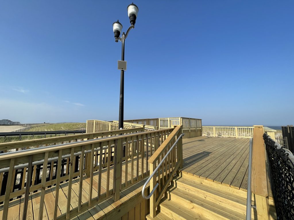 The 'sun deck' viewing platform at Hiering Avenue, Seaside Heights, N.J., May 2021. (Photo: Daniel Nee)