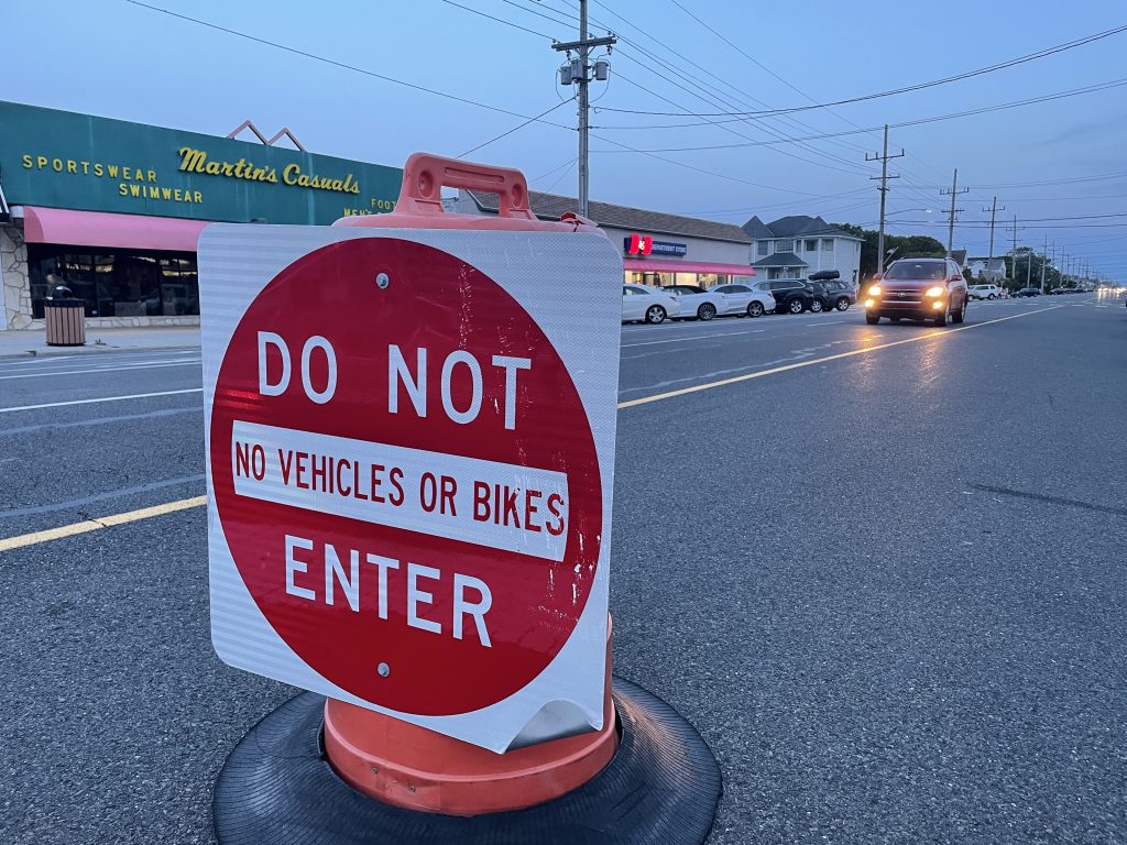 A "Do Not Enter" sign on Route 35 north, facing in the southward direction to deter wrong-way drivers. (Photo: Daniel Nee)
