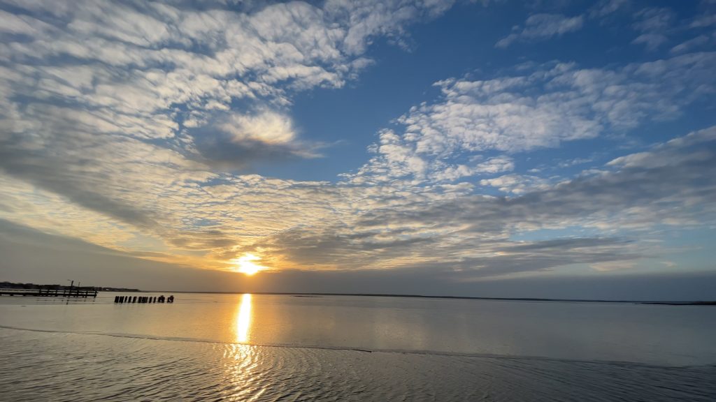 Ice forms on Barnegat Bay, Jan. 23, 2022. (Photo: Daniel Nee)