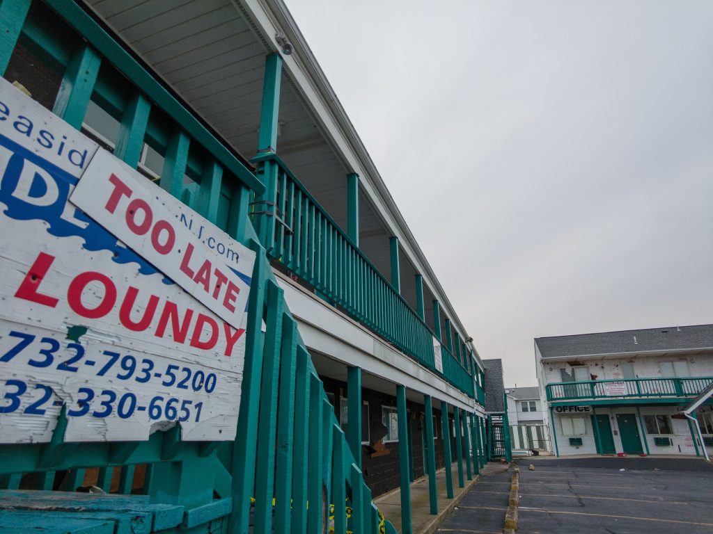 Aquarius Motel, Seaside Heights, ready for demolition. (Photo: Daniel Nee)