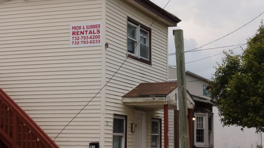 A sign on a home in Seaside Heights advertising prom rentals, June 2, 2022. (Photo: Daniel Nee)