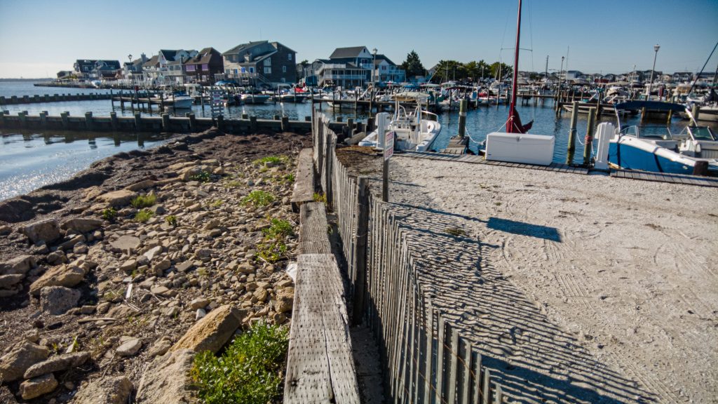 The shoreline along the Seaside Park municipal marina, Aug. 2022. (Photo: Daniel Nee)