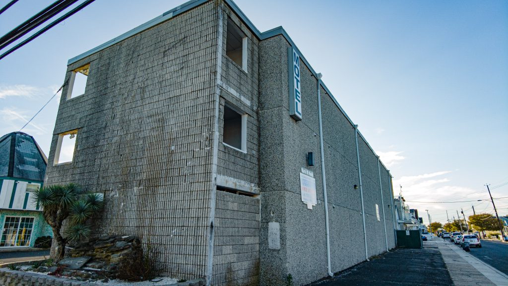 The Mark III Motel, Seaside Heights, N.J., slated to be replaced with seven homes, Oct. 2022. (Photo: Daniel Nee)