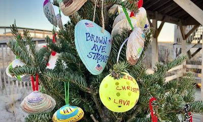 Lavallette's new, oceanfront community Christmas tree on Philadelphia Avenue, Dec. 20, 2022. (Photo: Daniel Nee)