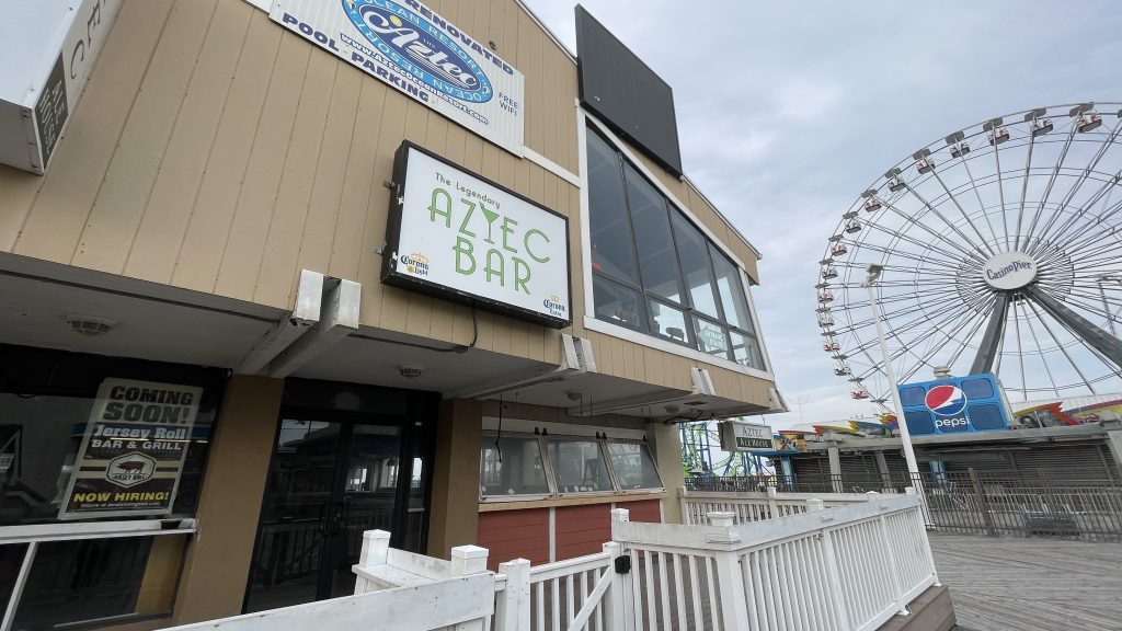 'Jersey Roll Bar & Grill' advertises their impending opening at the former Aztec bar. (Photo: Shorebeat/ Daniel Nee)