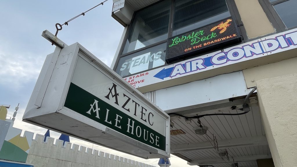 'Jersey Roll Bar & Grill' advertises their impending opening at the former Aztec bar. (Photo: Shorebeat/ Daniel Nee)