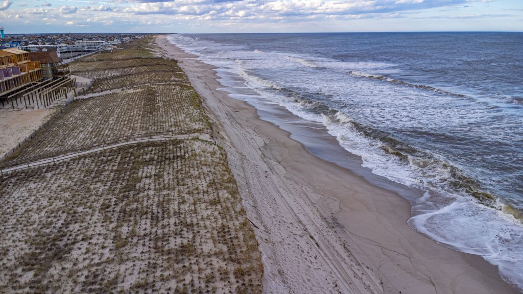 Dune 'cliffs' in Ortley Beach following the April 28-30, 2023 storm. (Photo: Shorebeat)
