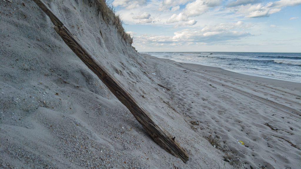 Dune 'cliffs' in Ortley Beach following the April 28-30, 2023 storm. (Photo: Shorebeat)