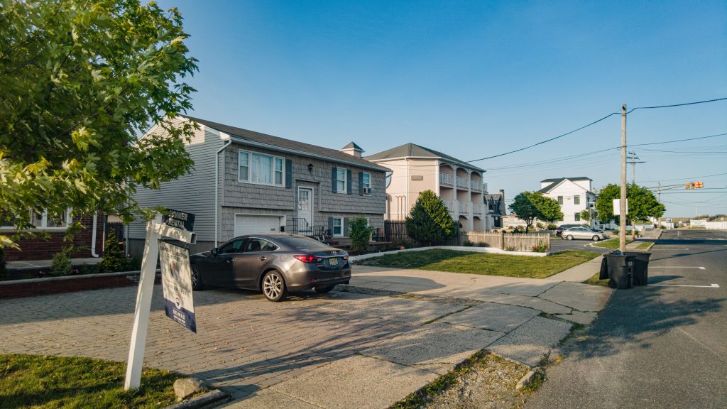 The portion of Washington Street where single-family homes would be removed in order for the White Sands to expand, May 2023. (Photo: Shorebeat)